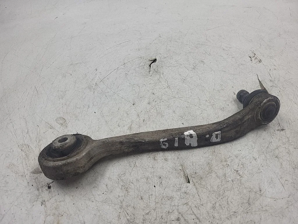 Front lower control arm/wishbone – right