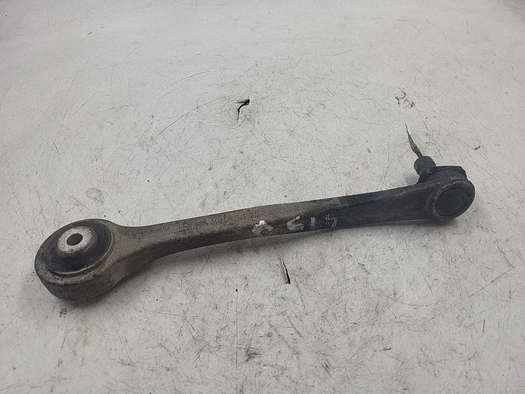 Front lower control arm/wishbone – right