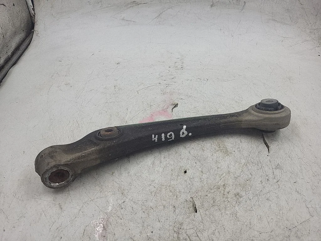 Front lower control arm/wishbone – right