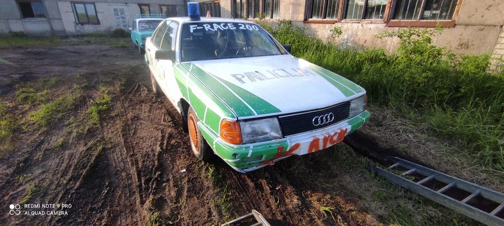 Audi 100
