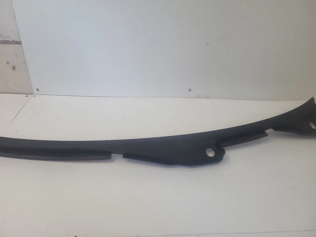 Wiper trim 8K1819403