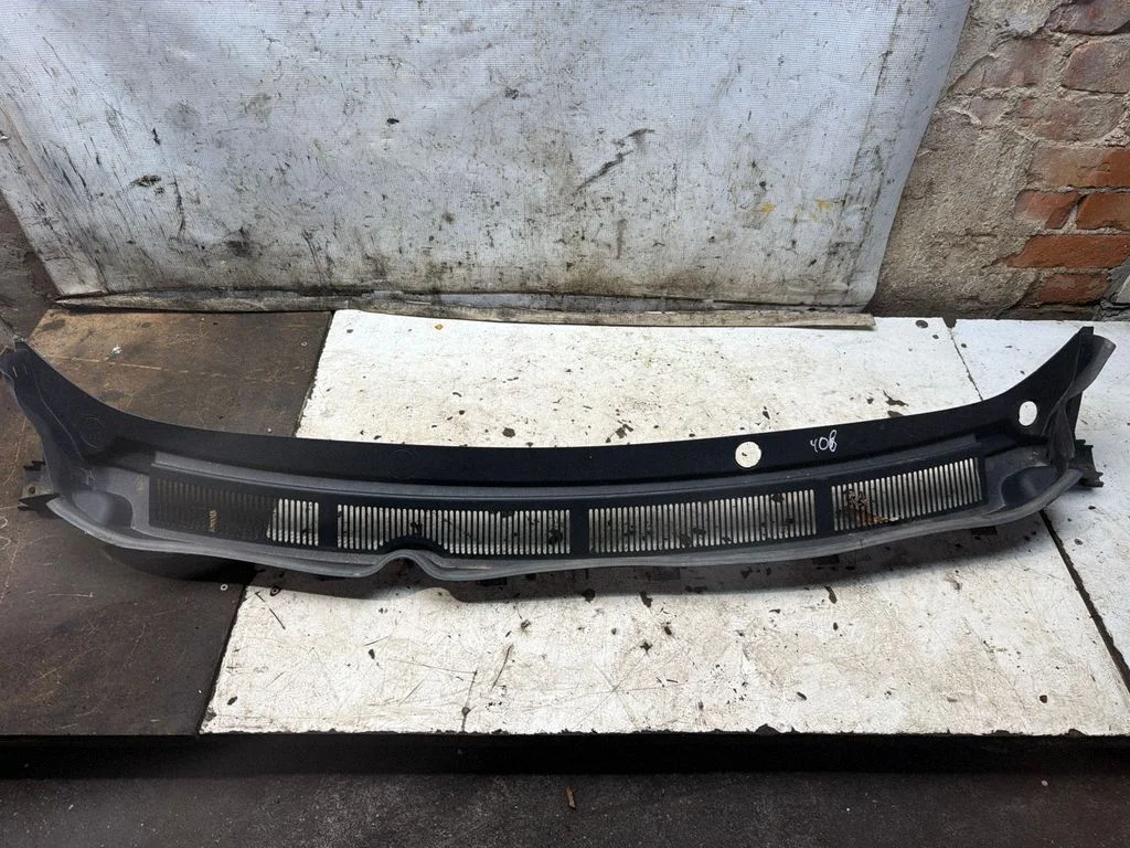 Wiper trim ET76A02216