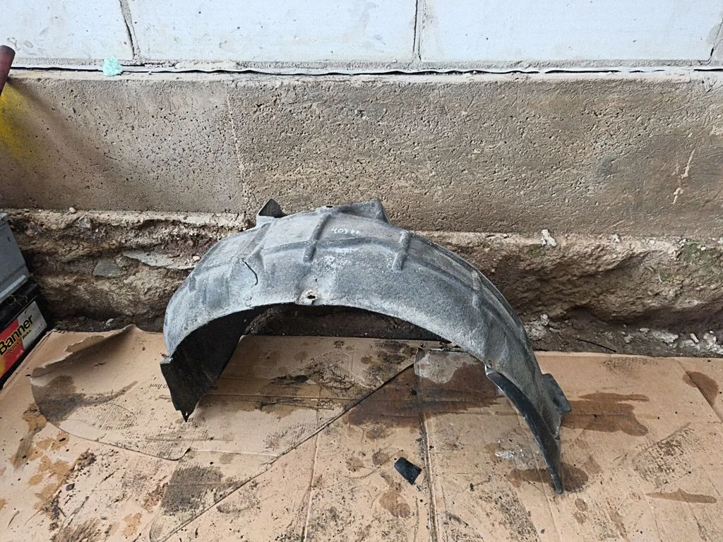 Esimene rattakoopa katteliist / porikaitse – eesmine vasak