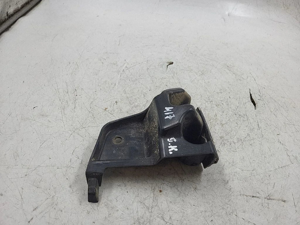 Rear bumper mounting bracket – rear left