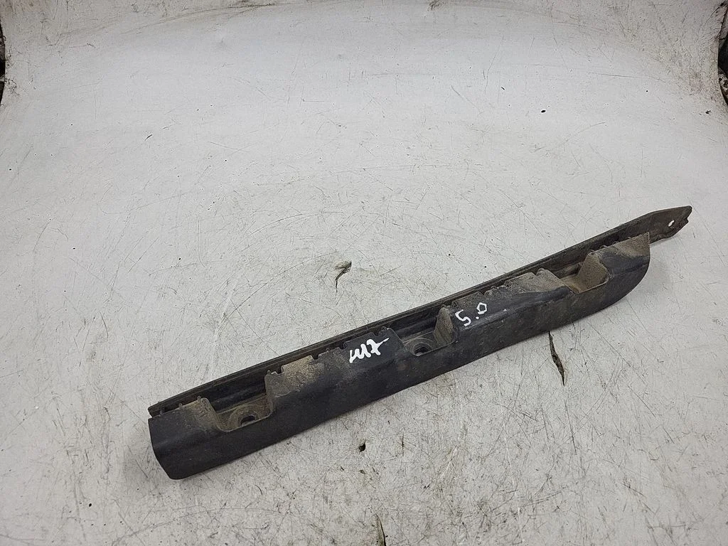 Rear bumper mounting bracket 12125310