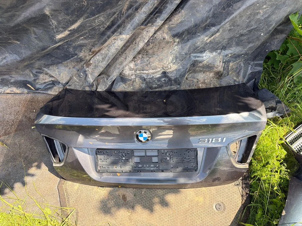 Tailgate/trunk/boot lid – rear