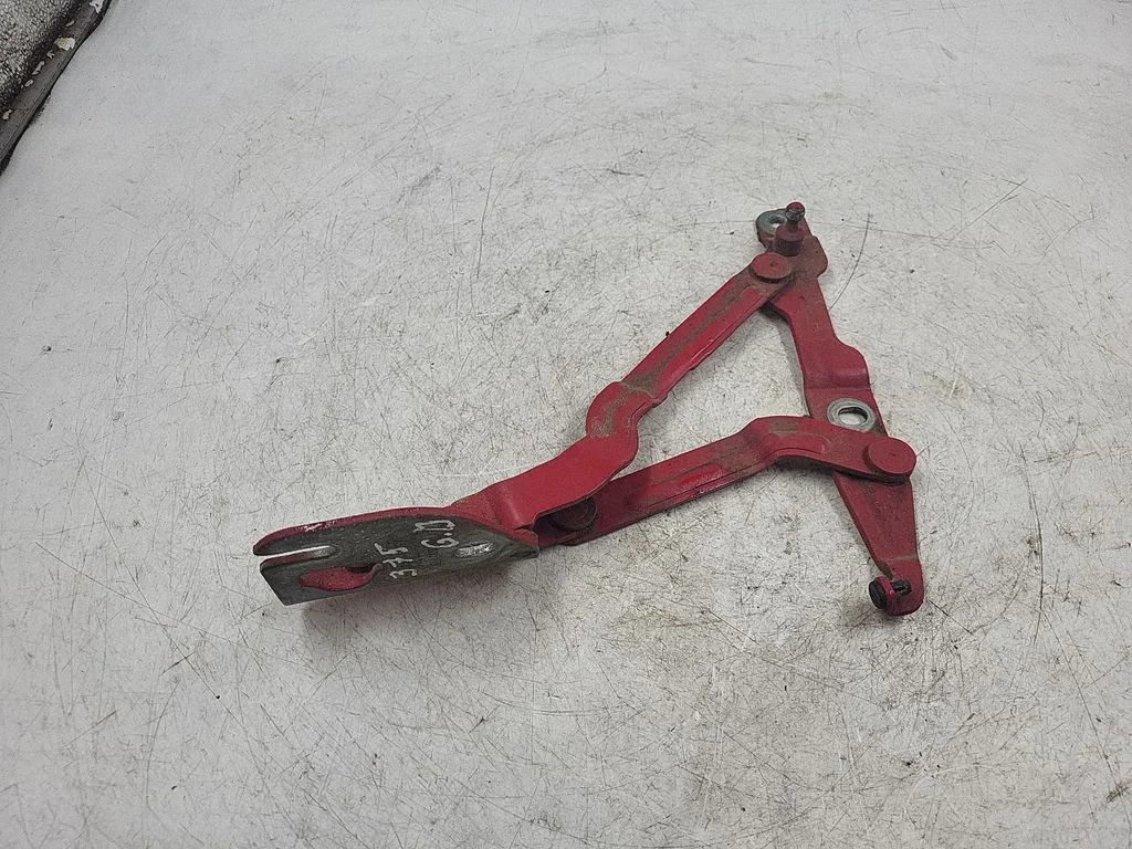 Tailgate/trunk/boot hinge – rear right