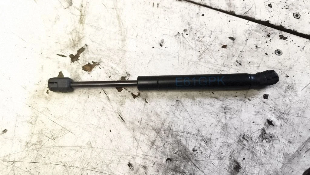 Tailgate/trunk strut/damper 51477148826