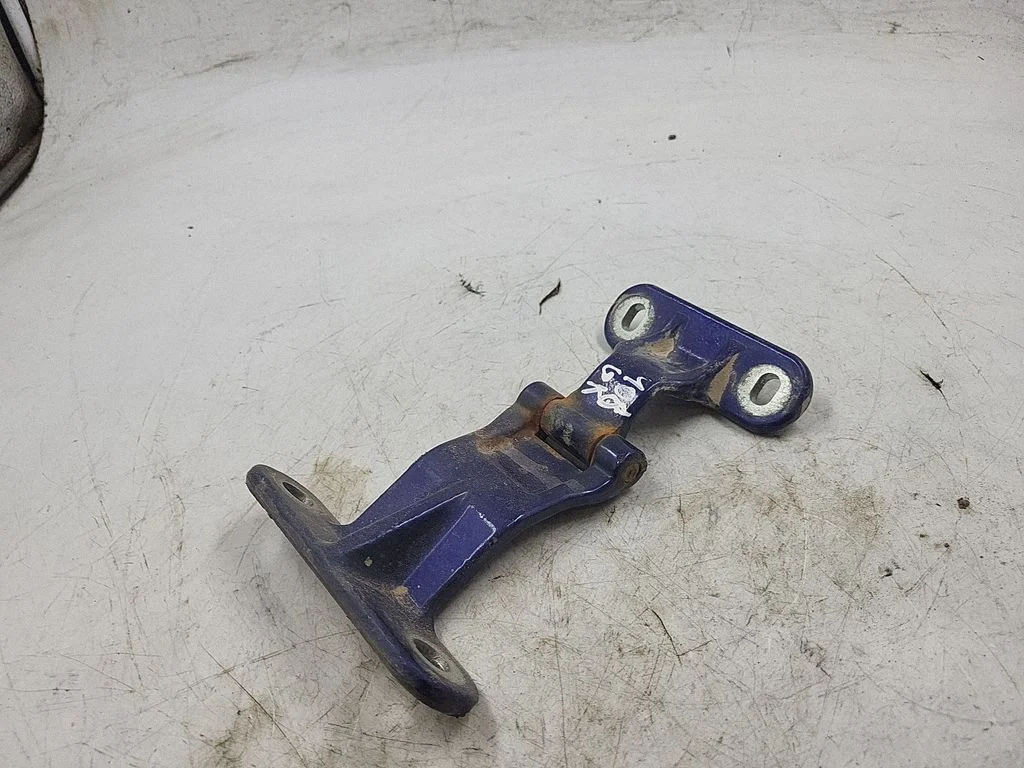 Rear door upper hinge – Ford Transit Custom (2013-2023)