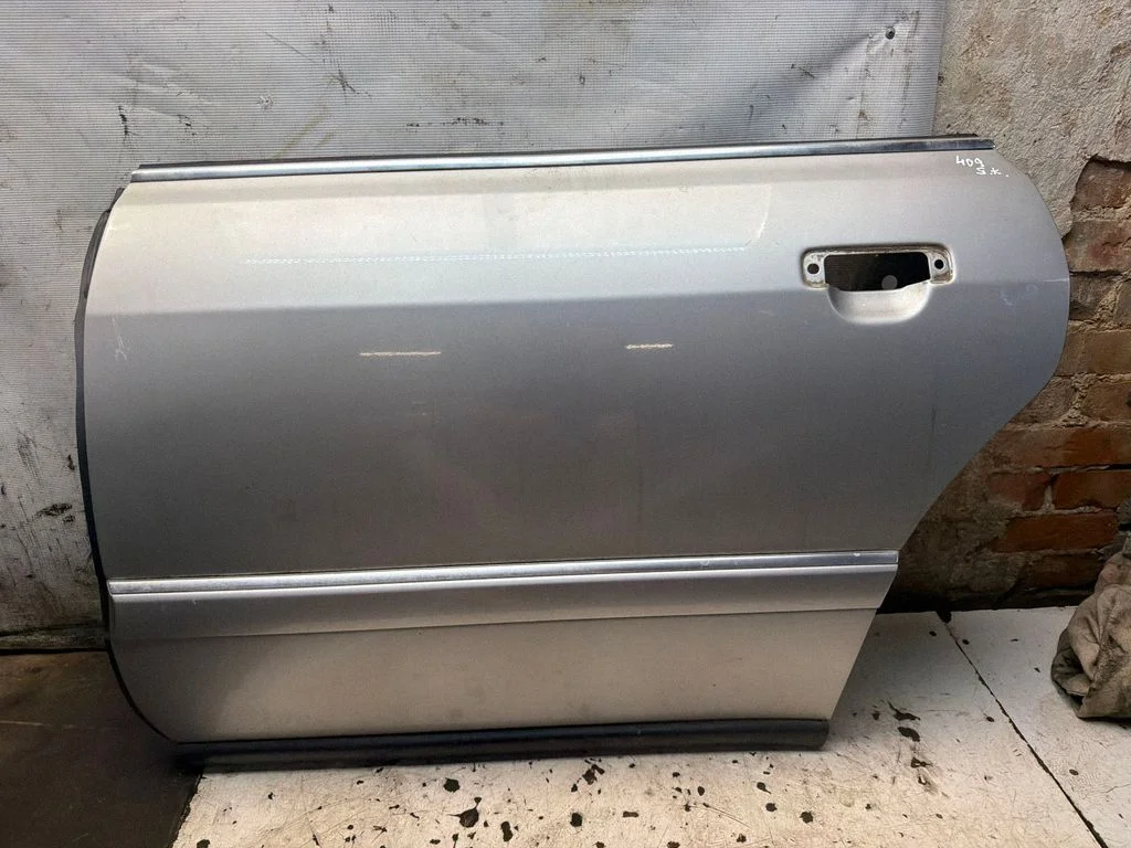 Rear door – rear left