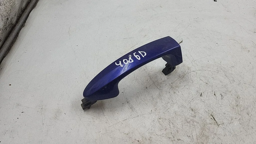 Rear door exterior handle – rear right