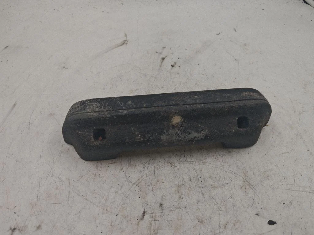 Rear door interior handle – rear right