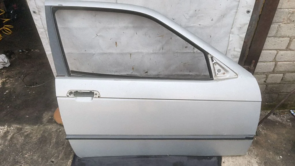Front door coupe – front right