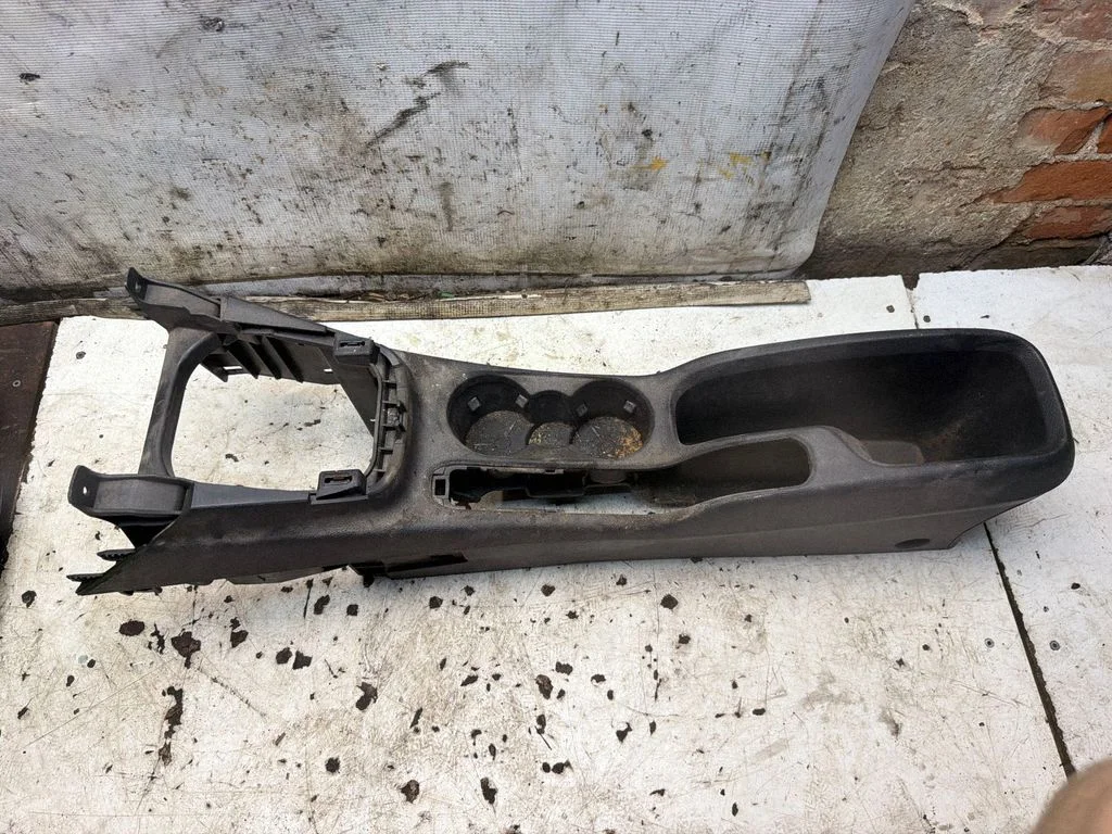 Center console ET76R045B55AB
