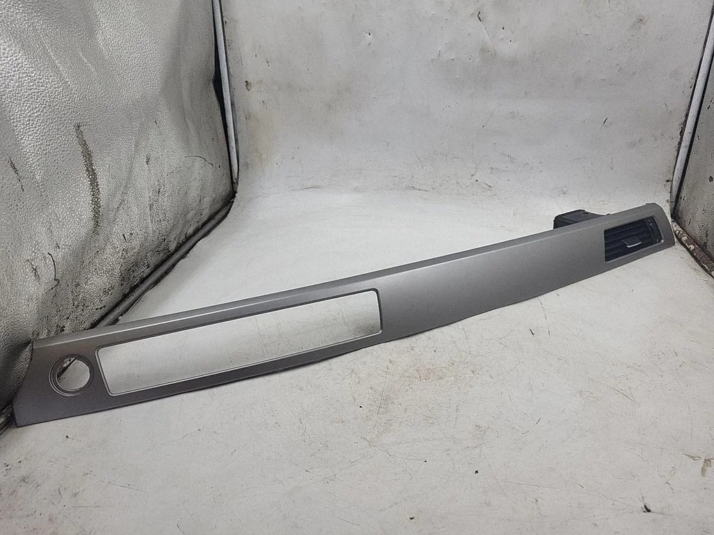 Dashboard side air vent grill/cover trim 52850610