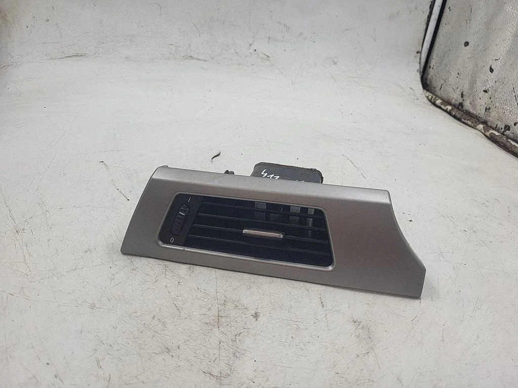 Dashboard side air vent grill/cover trim 9151165