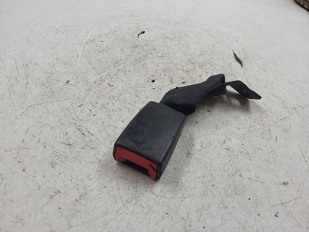 Tagumise turvavöö pannal 9117261