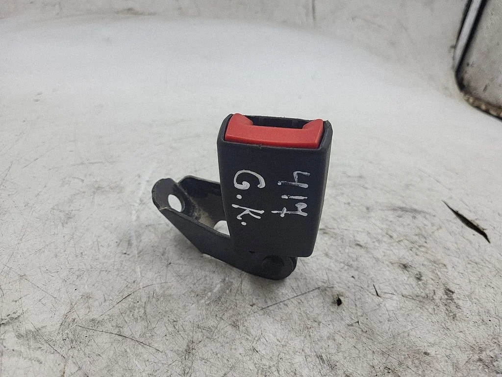 Rear seatbelt buckle – rear left