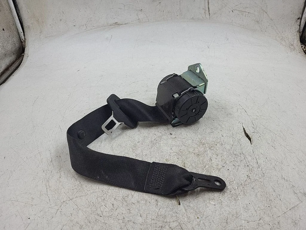 Tagumine turvavöö A00600000