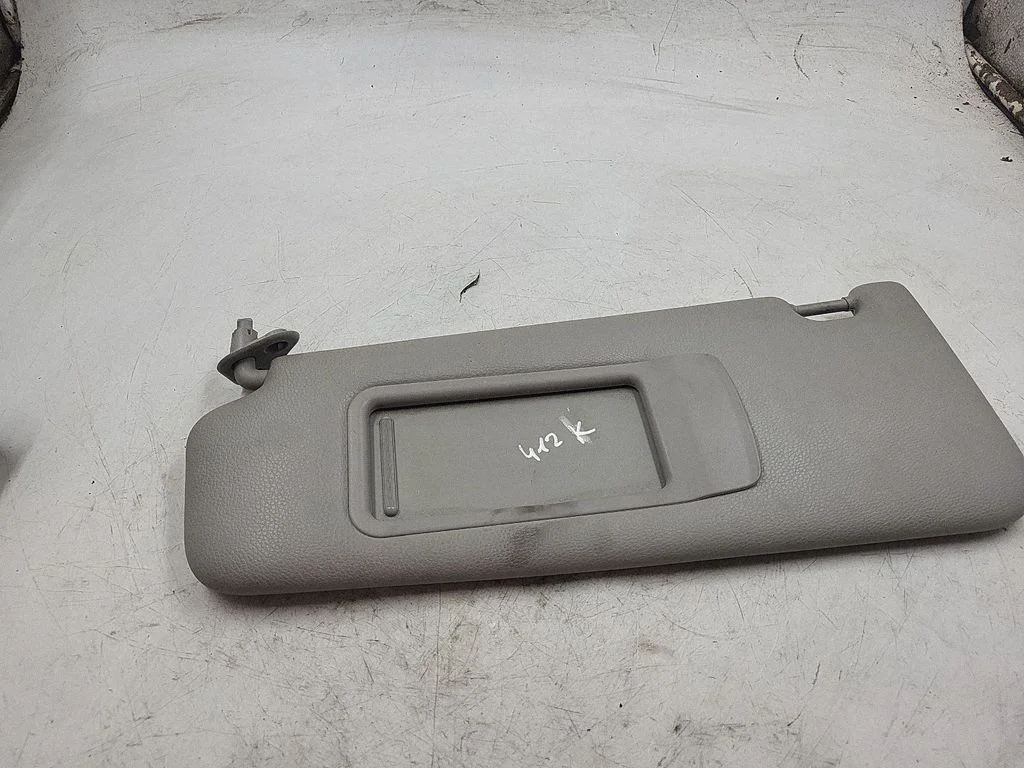 Sun visor – front left
