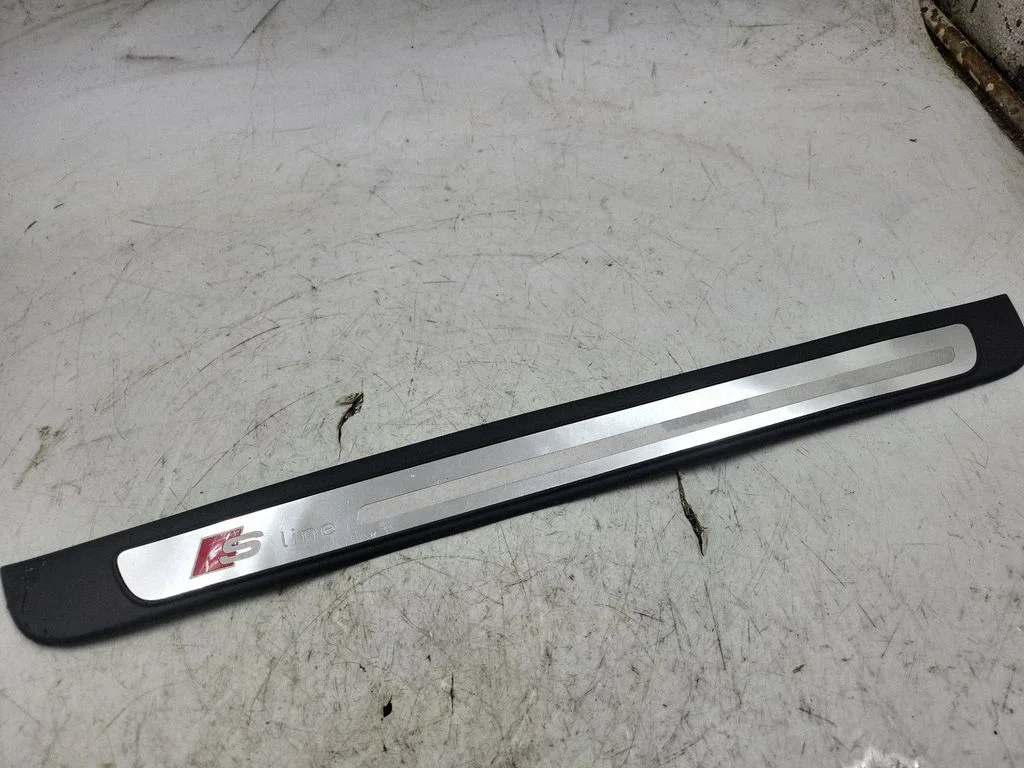 Front sill trim cover 8K0853374