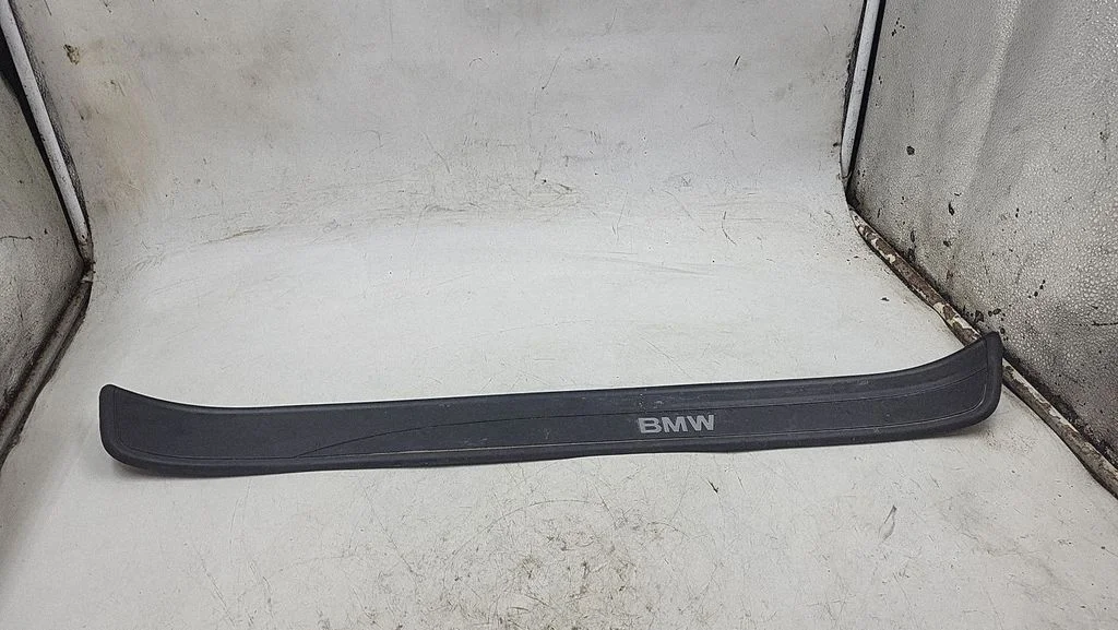 Front sill trim cover – BMW 3 Series E90 E91 (2005-2012)