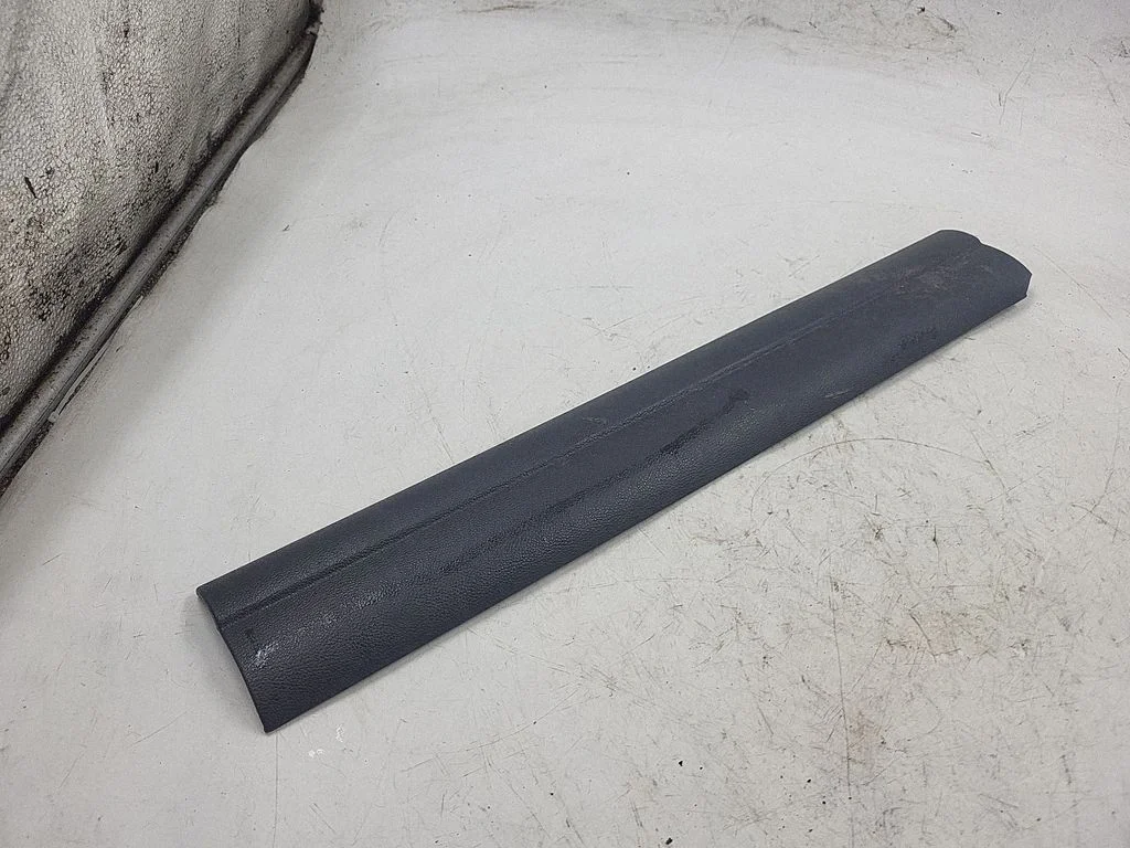 Front sill trim cover 7058119