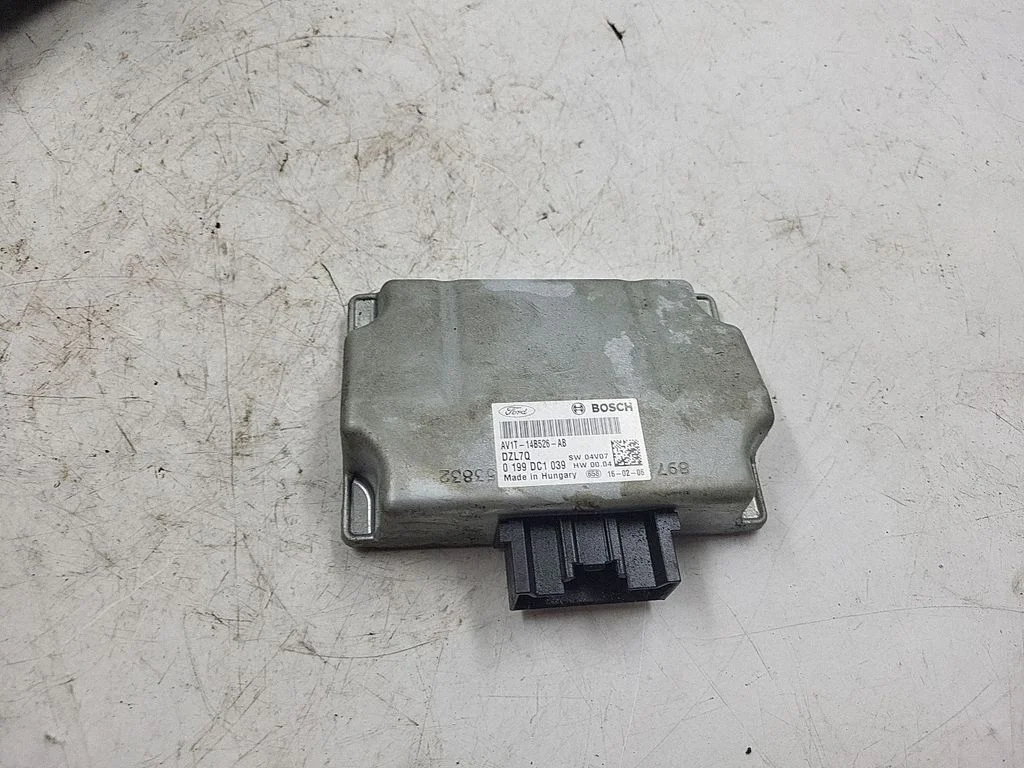 Other control units/modules AV1T14B526AB