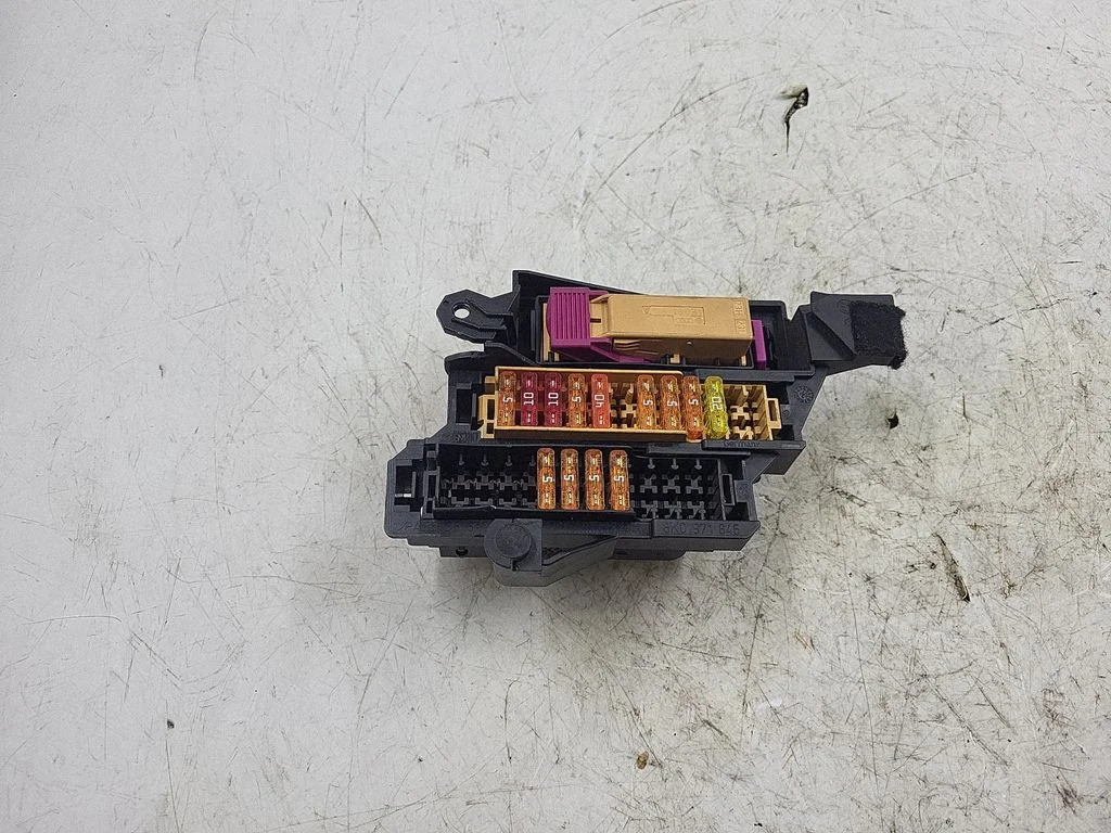 Fuse module – Audi A4 Allroad B8 (2008-2016)
