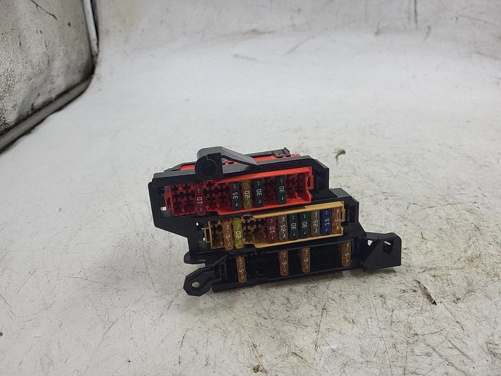 Fuse module 8K0941824B