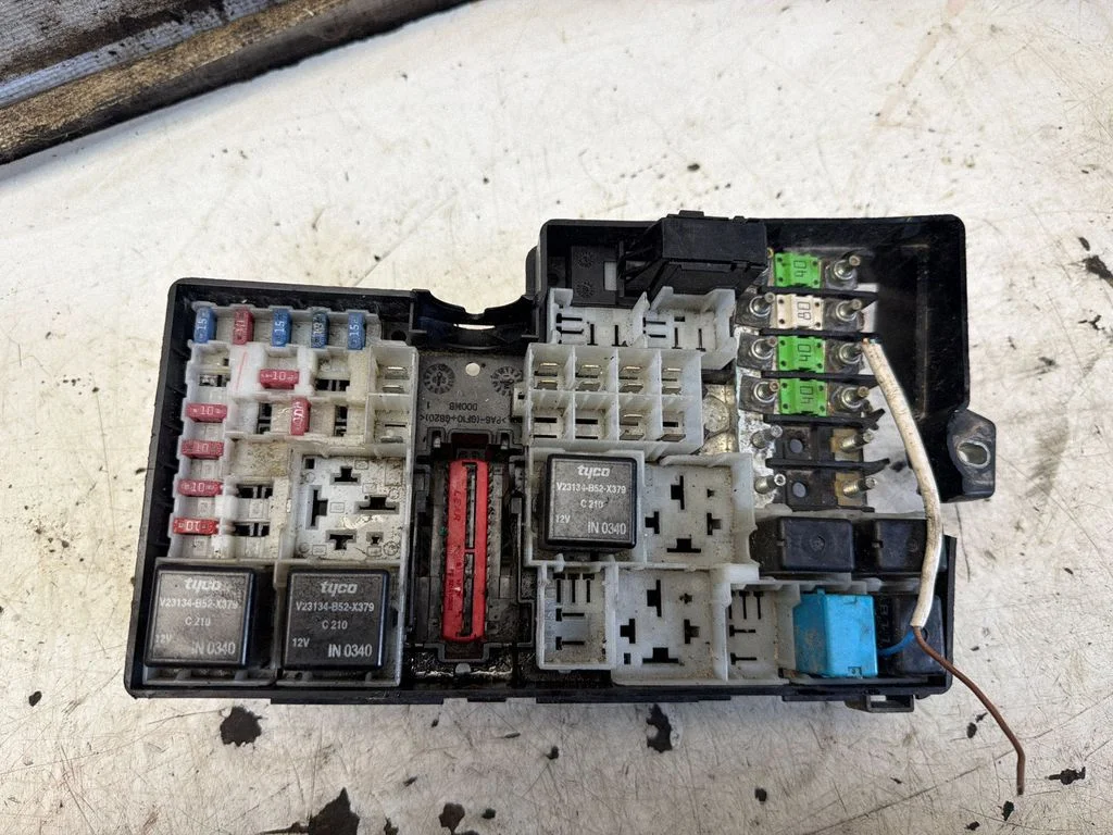 Fuse box set BP4K66765