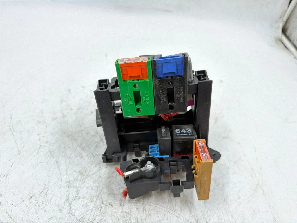 Fuse box set 8K1937503A