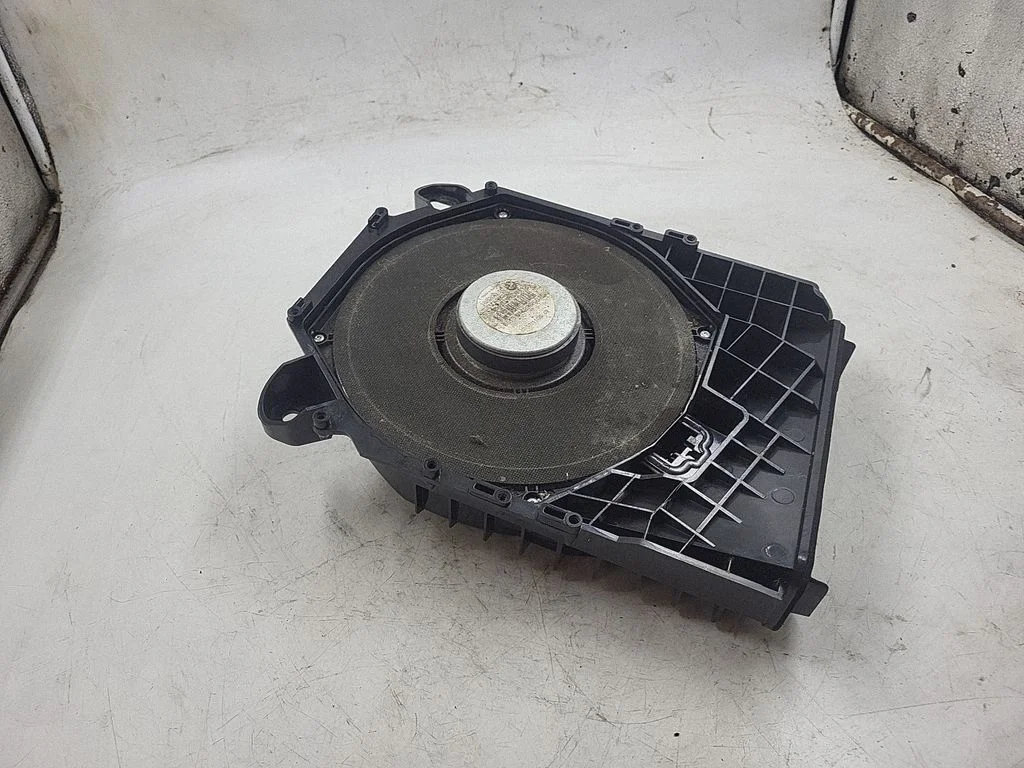 Subwoofer – BMW Seria 3 E90 E91 (2005-2012)