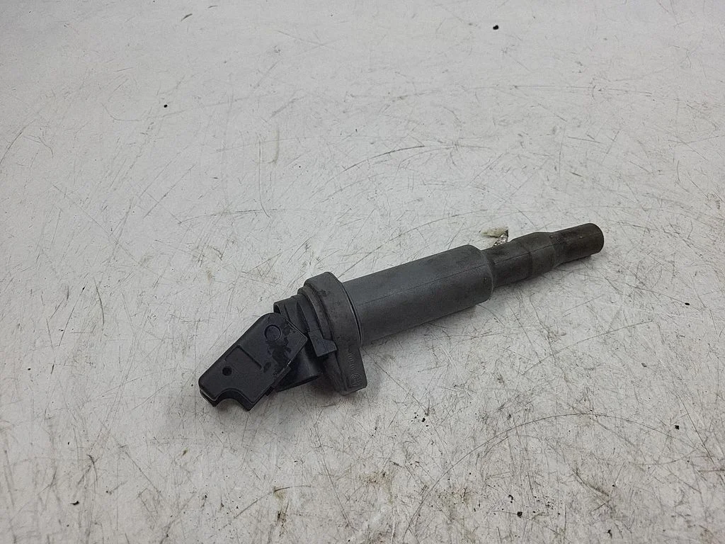 High voltage ignition coil