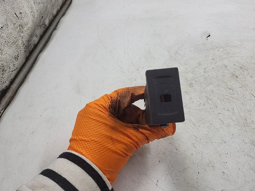 Windscreen/window heater switch 3B0959621D