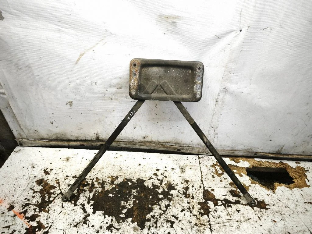 Kita galinės važiuoklės detalė