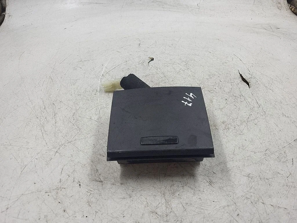12 V lizdas (gale)