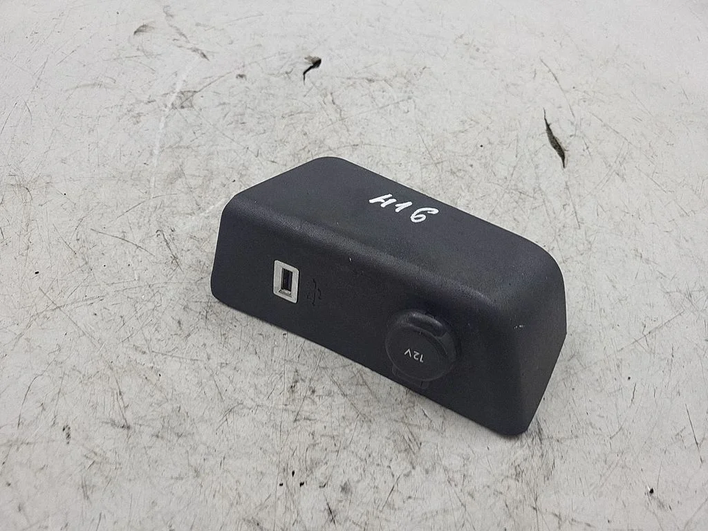 12 V lizdas (gale)