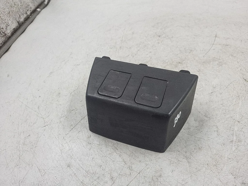12 V lizdas (gale)