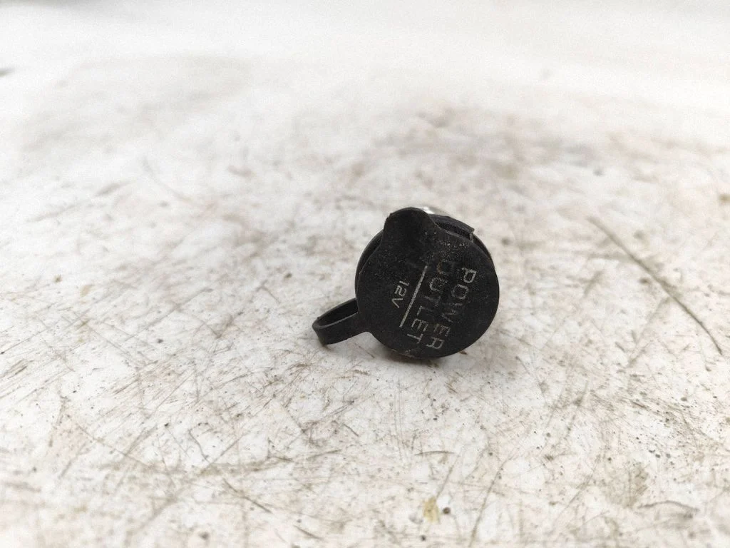 12 V lizdas (gale)