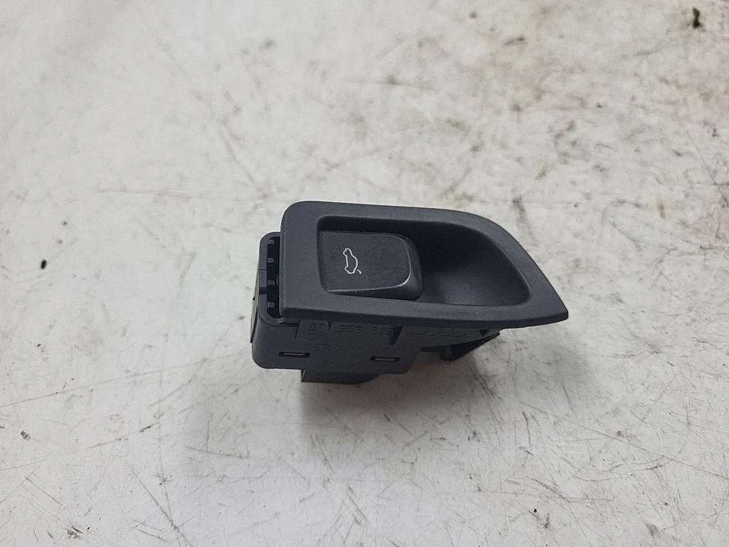 Tailgate opening switch – Audi A5 Sportback 8TA (2009-2016)