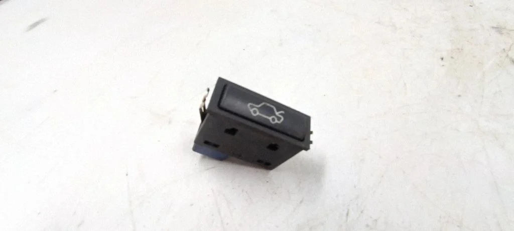 Tailgate opening switch 8365579