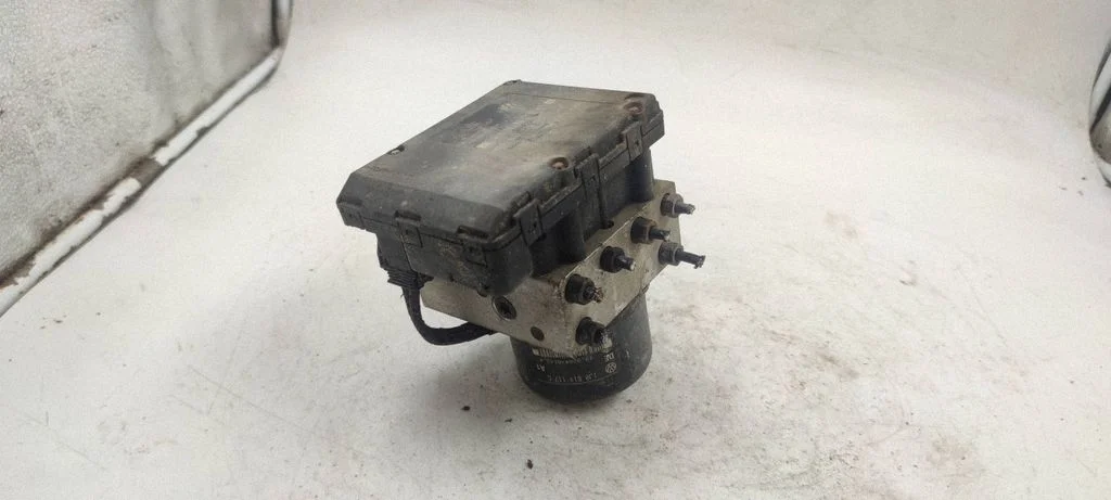 ABS block – Audi A3 S3 8L (1996-2003)