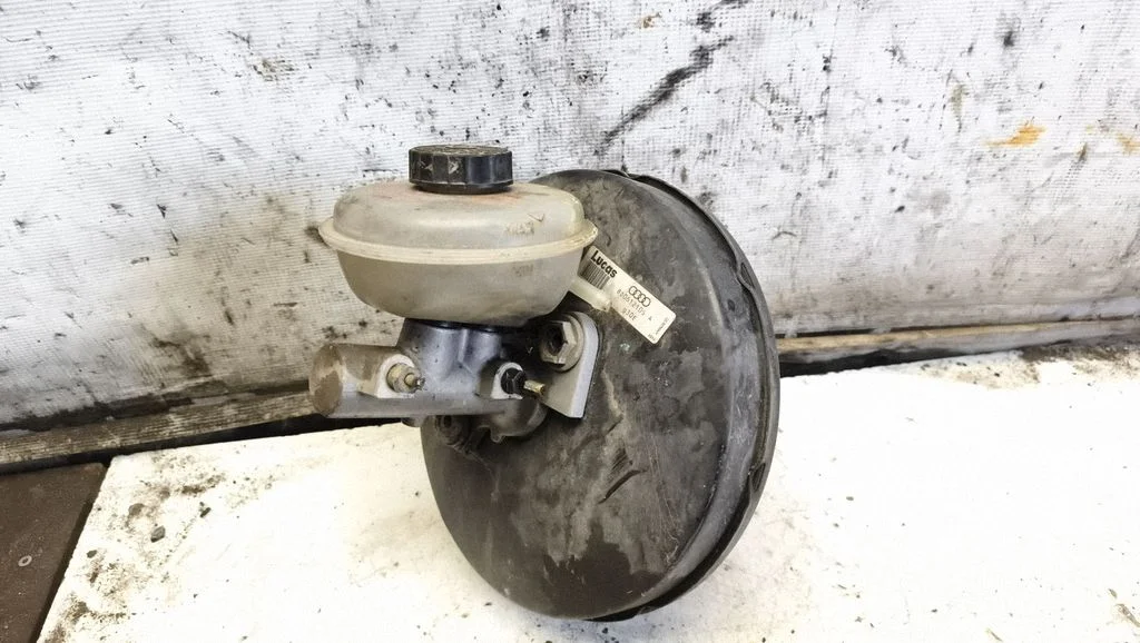 Brake booster 8D0612105A