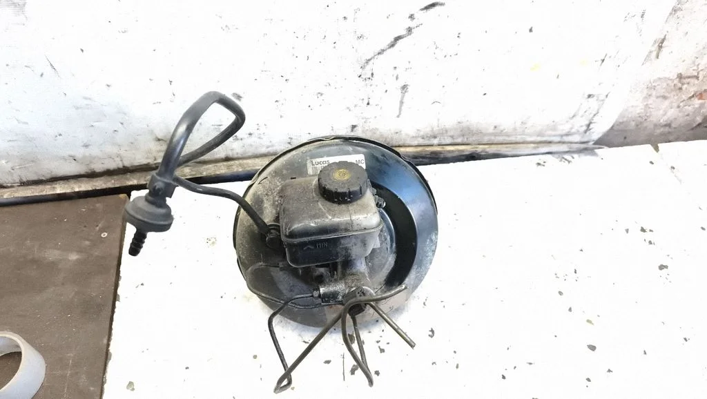 Brake booster 90498034