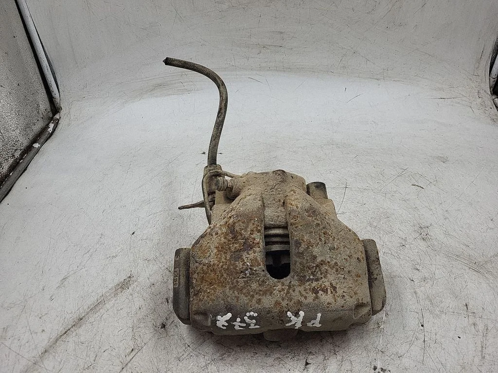 Front brake caliper – front left
