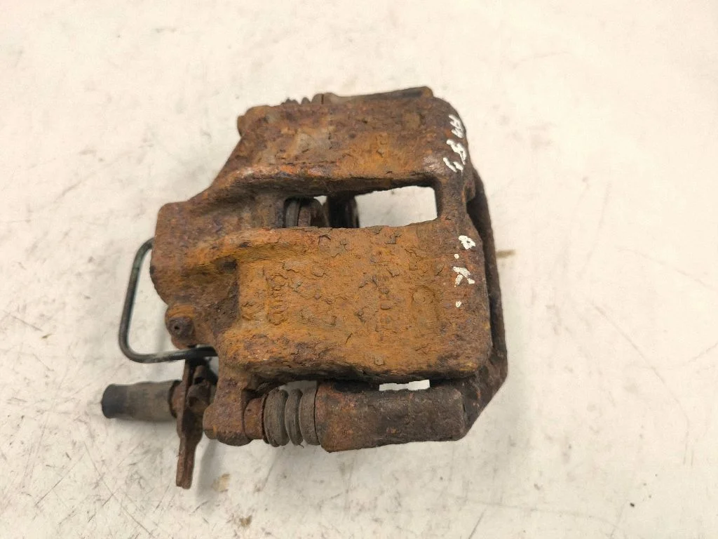 Front brake caliper – front left