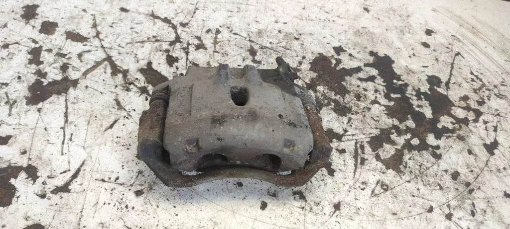 Front brake caliper – front left