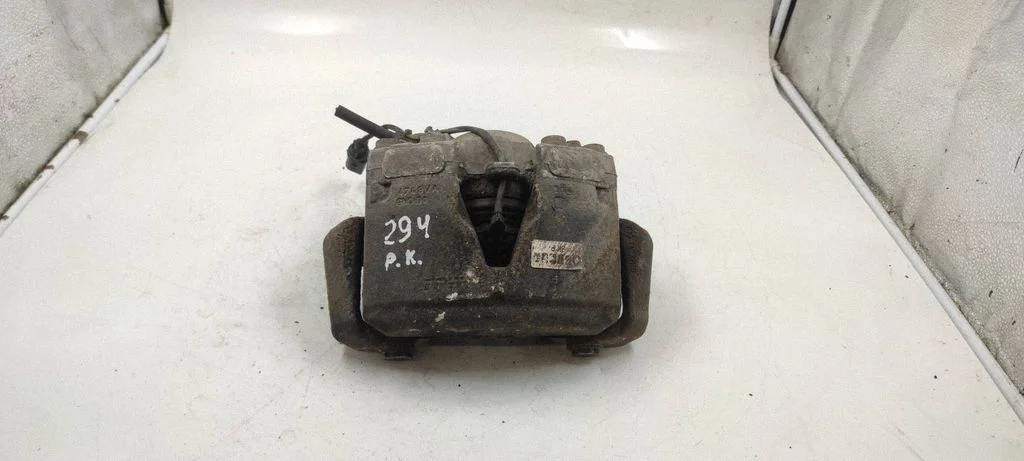 Front brake caliper – front left