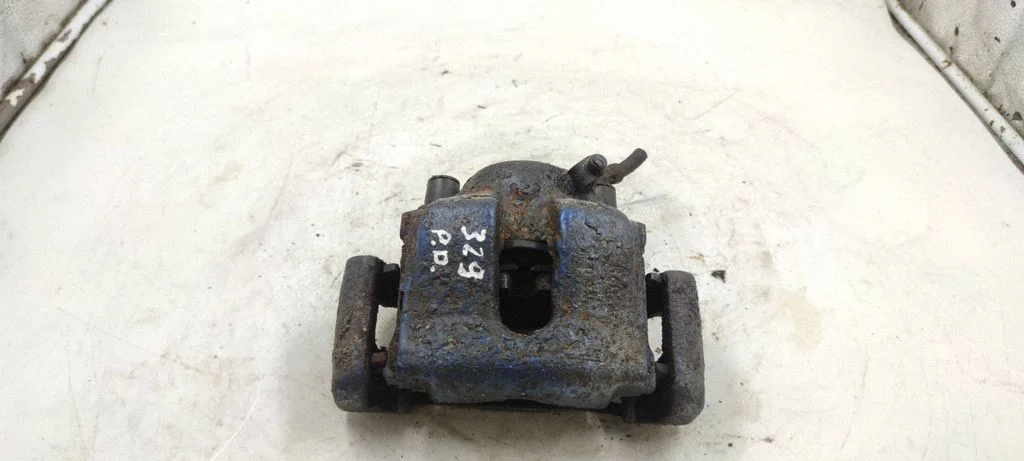Front brake caliper – front right
